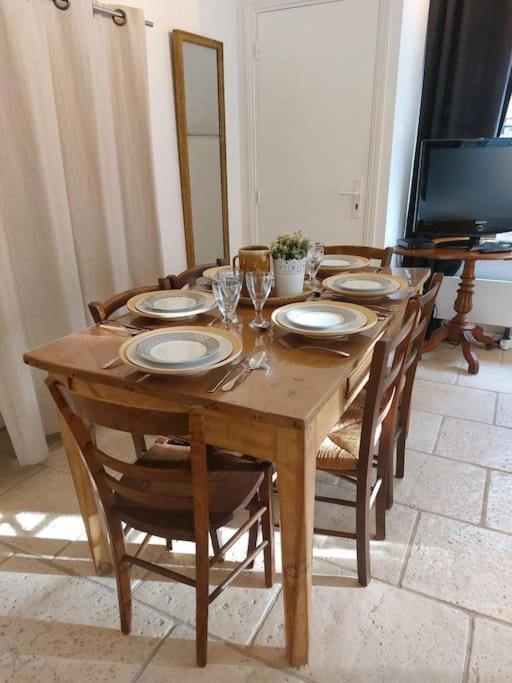 Chez Laurette - Charming Apartment In Historic Village Near Versailles Марлі-ле-Руа Екстер'єр фото